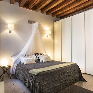 Terrazzina - Romantic Pied A Terre At The Heart Of Cannaregio District Appartement